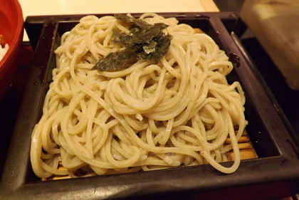 「家族亭」のそば
